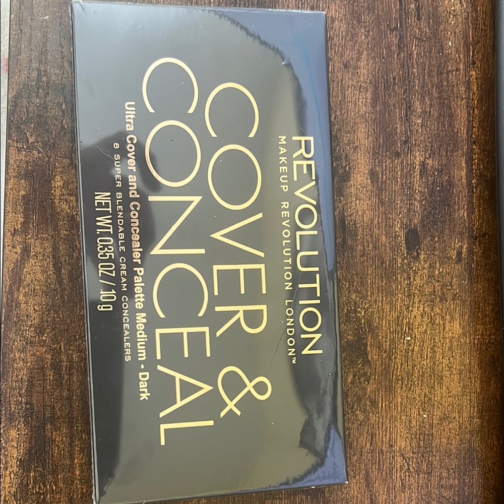 Makeup Revolution Cream and Brown Concealer Palette - Picture 2 of 5